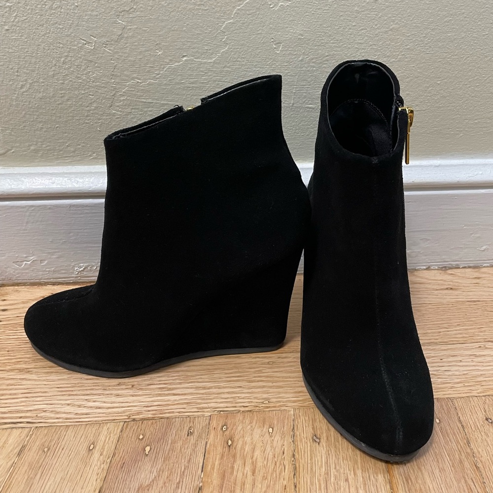 Victoria’s Secret Very Sexy Leather Bootie, size 5